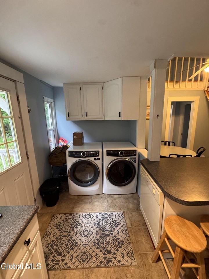 512 Crescent Ave - Photo 5 of 31