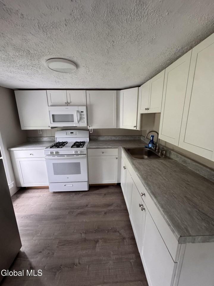 123 Guideboard Rd #3 - Photo 5 of 12