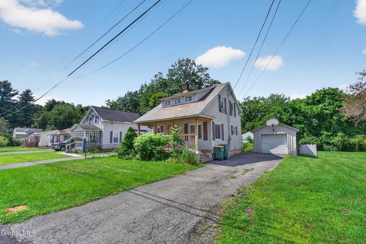 38 Henry St - Photo 2 of 29