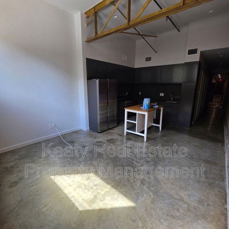 136 E Cypress St #C - Photo 6 of 14