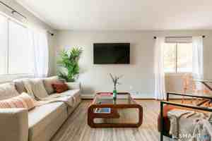 featured image of 516 Indian Ave