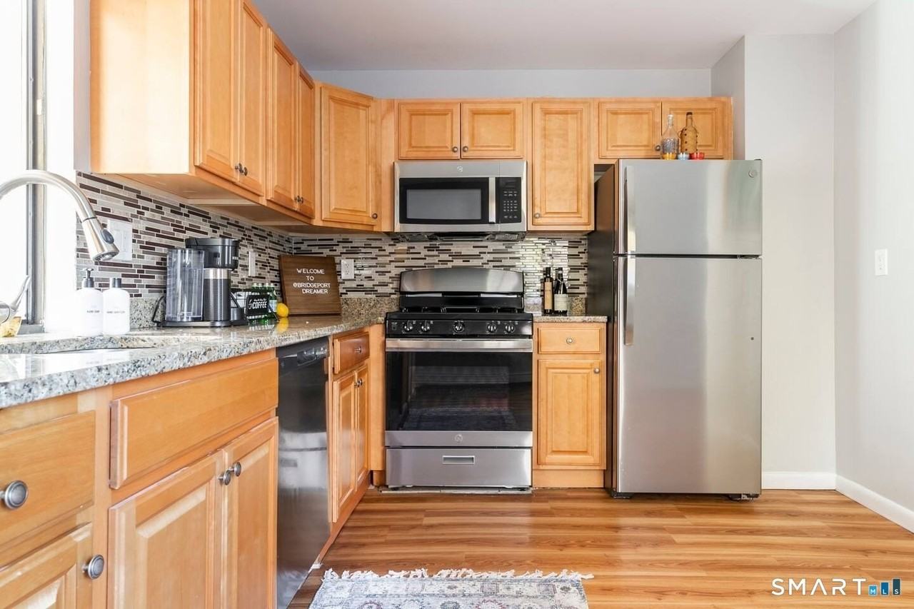516 Indian Ave - Photo 2 of 16