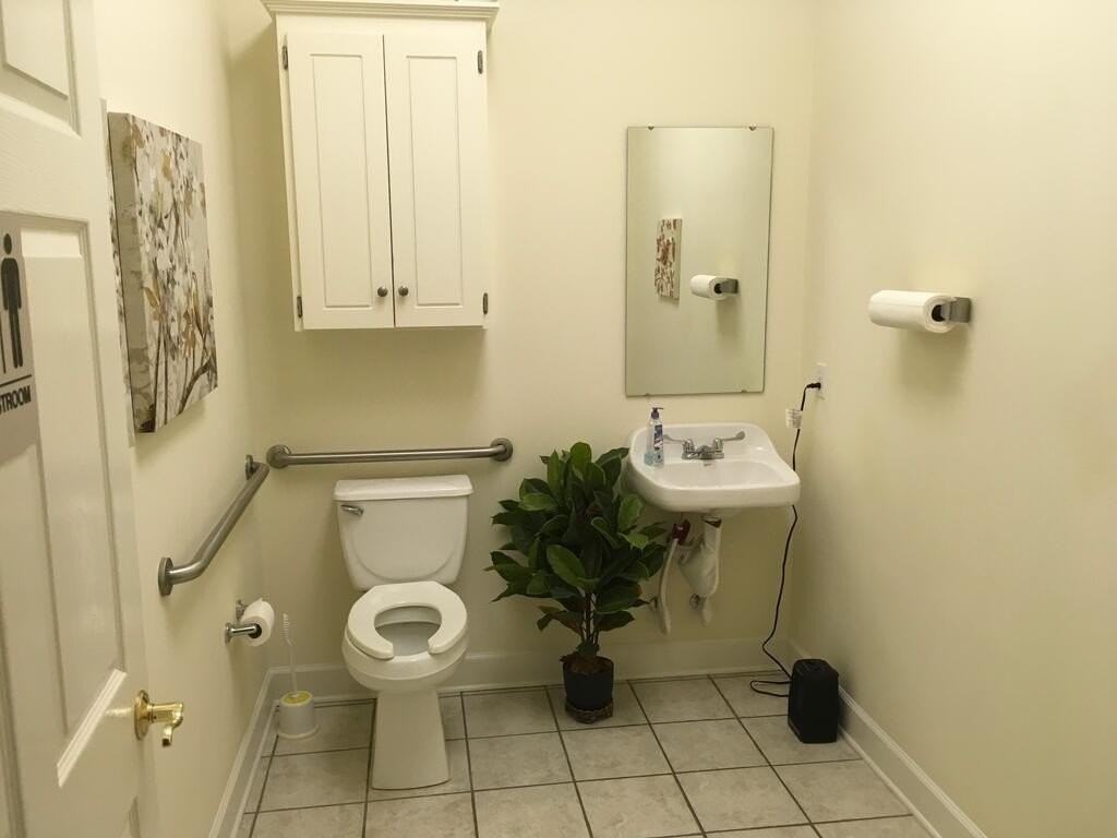 112 Adris Pl - Photo 3 of 11