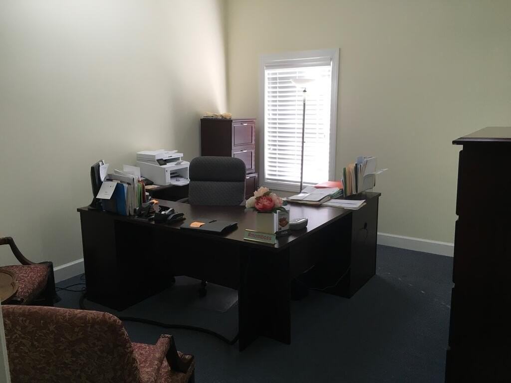 112 Adris Pl - Photo 4 of 11