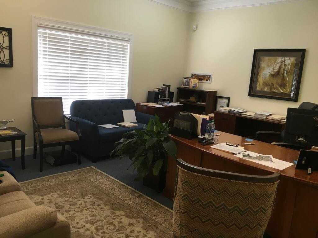 112 Adris Pl - Photo 5 of 11