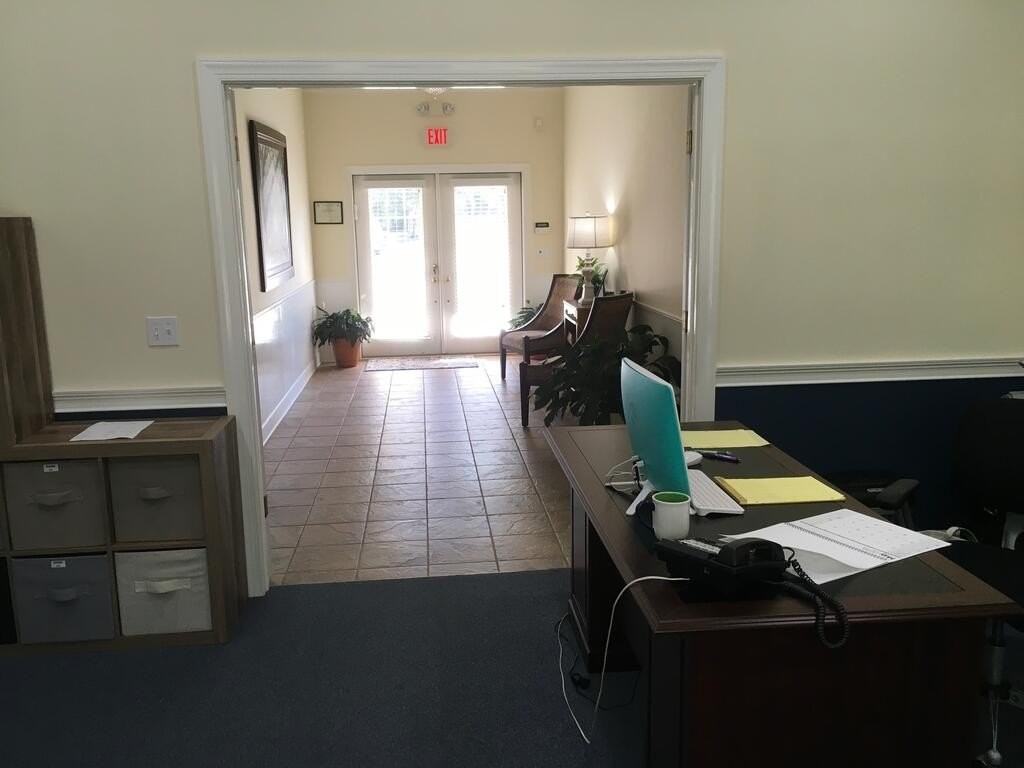 112 Adris Pl - Photo 6 of 11