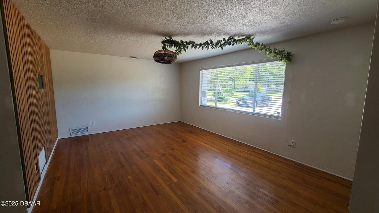 2222 Harvard Rd - Photo 7 of 24