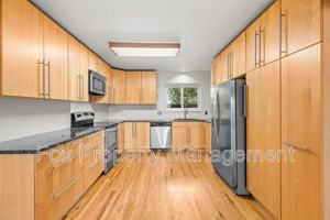 featured image of 1558 Greenbriar Blvd