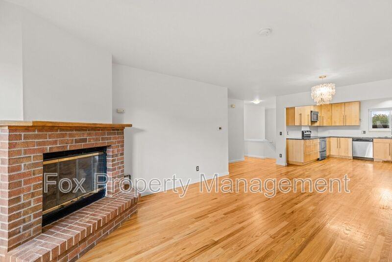 1558 Greenbriar Blvd - Photo 4 of 27