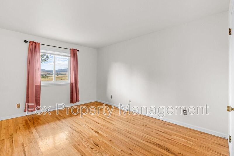 1558 Greenbriar Blvd - Photo 7 of 27