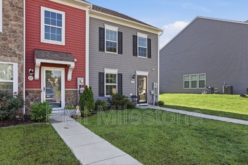 65 Darien Dr - Photo 3 of 28