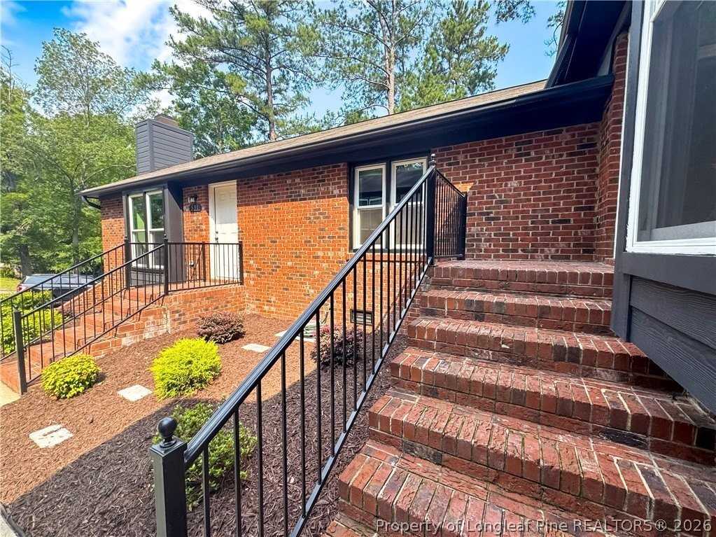 533 Coronation Dr - Photo 3 of 17