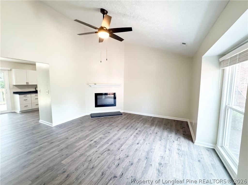 533 Coronation Dr - Photo 4 of 17