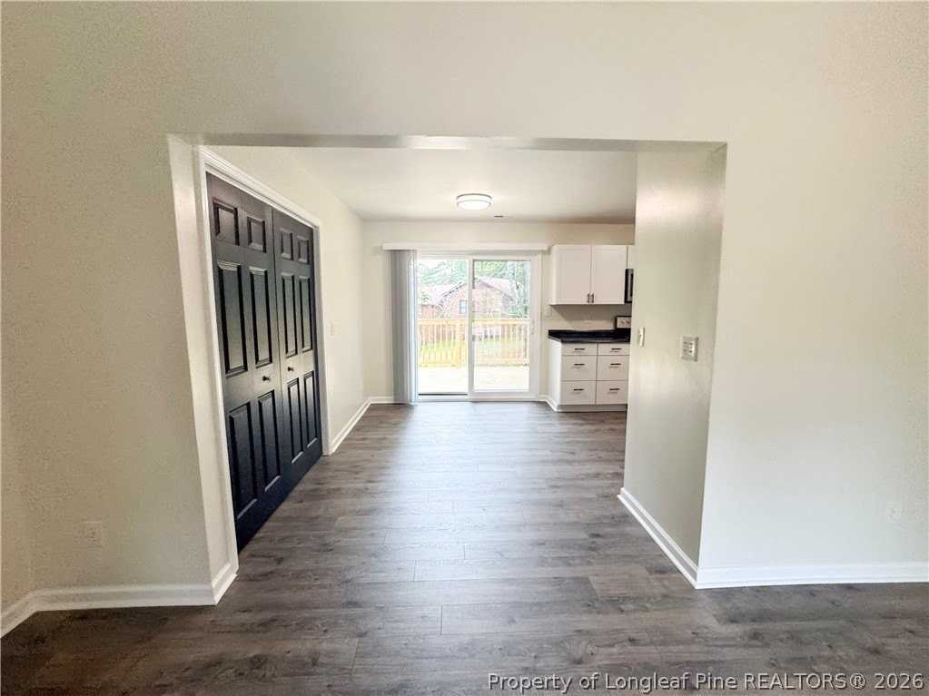 533 Coronation Dr - Photo 5 of 17