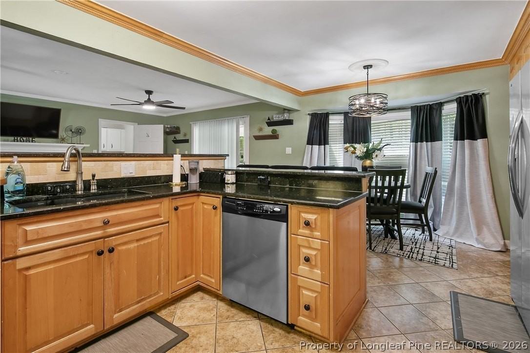 3470 Thamesford Rd - Photo 7 of 47