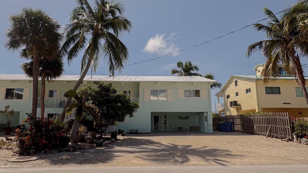 223 El Capitan Dr #B - Photo 2 of 15