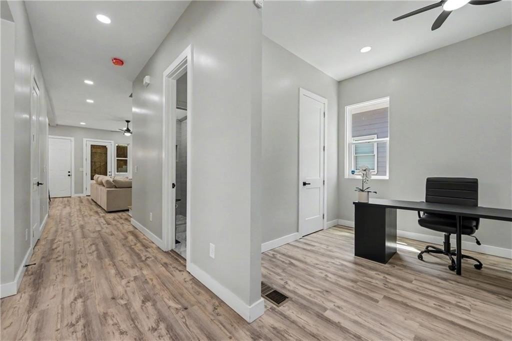 726 Windsor St Sw - Photo 4 of 30