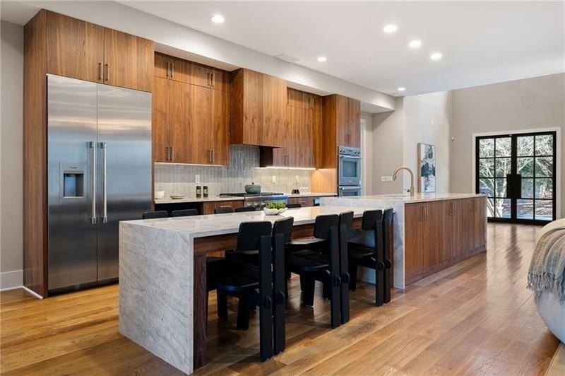 1380A Wayne Ave Ne - Photo 6 of 50