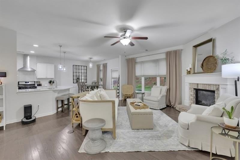 6185 Vista Crossing Way - Photo 2 of 36
