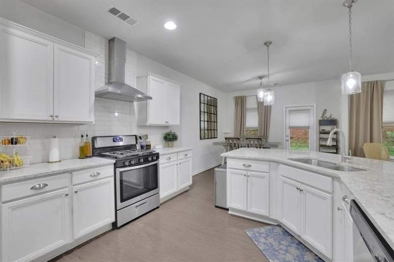 6185 Vista Crossing Way - Photo 3 of 36