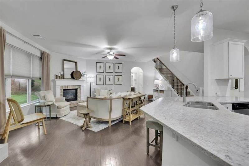 6185 Vista Crossing Way - Photo 2 of 30