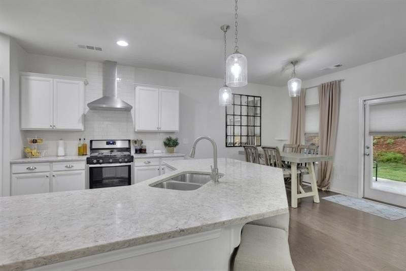 6185 Vista Crossing Way - Photo 3 of 30