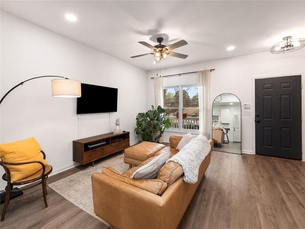 1014 Fern Ave Se - Photo 4 of 43