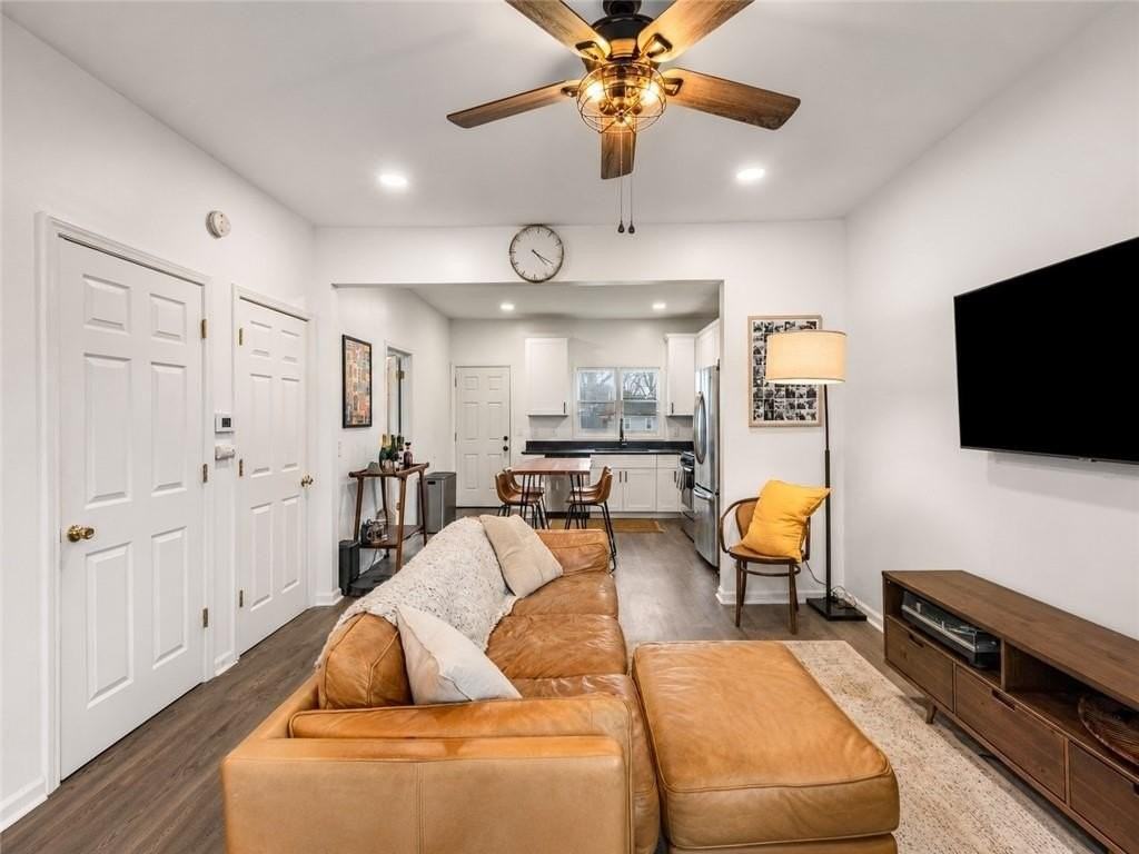 1014 Fern Ave Se - Photo 5 of 43
