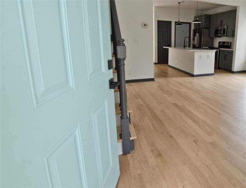 931 Fern Ave Se - Photo 2 of 37