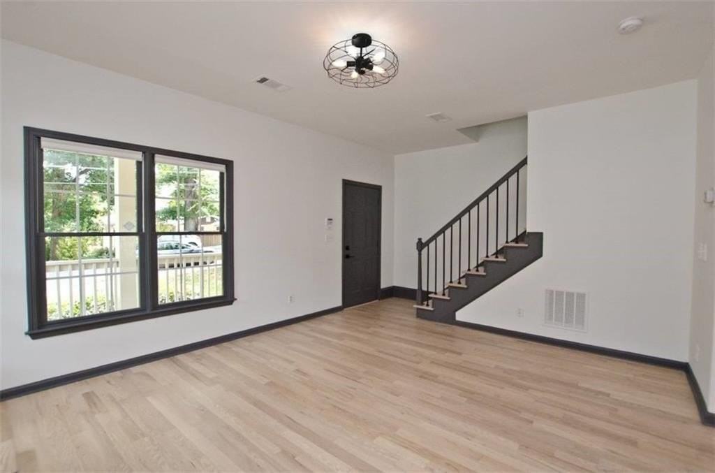 931 Fern Ave Se - Photo 4 of 37