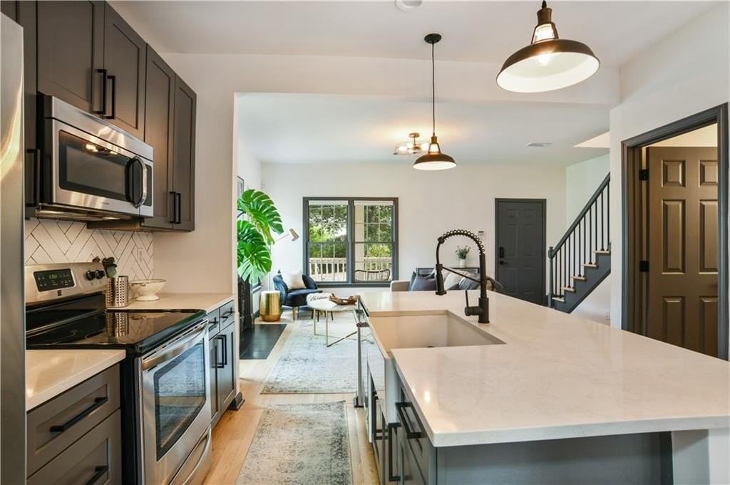 931 Fern Ave Se - Photo 5 of 37