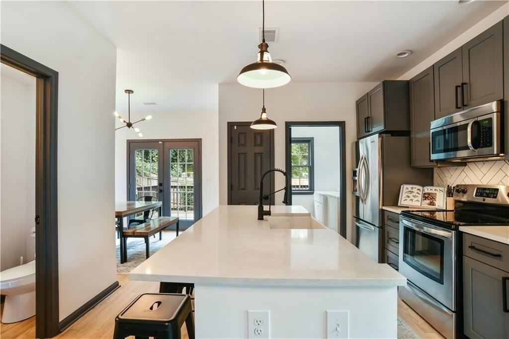 931 Fern Ave Se - Photo 6 of 37