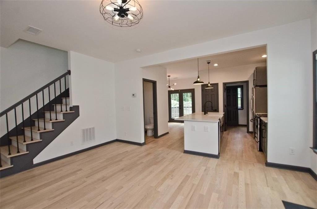 931 Fern Ave Se - Photo 7 of 37