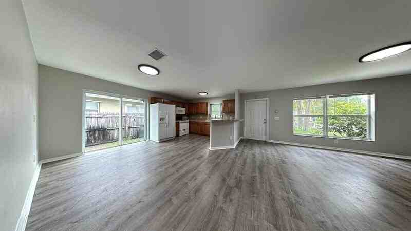 2486 15th Ave S - Photo 5 of 32