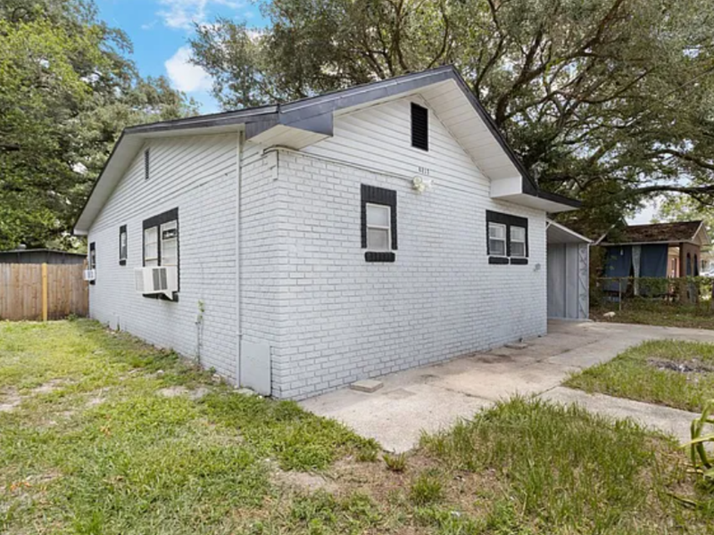 8213 N Elmer St - Photo 4 of 35