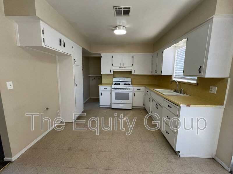 1187 W Grand Ave - Photo 4 of 11