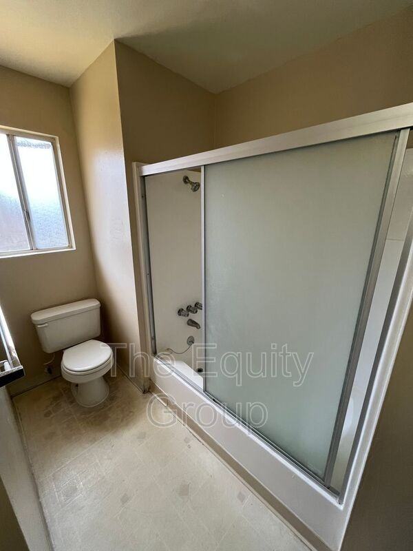 1187 W Grand Ave - Photo 7 of 11