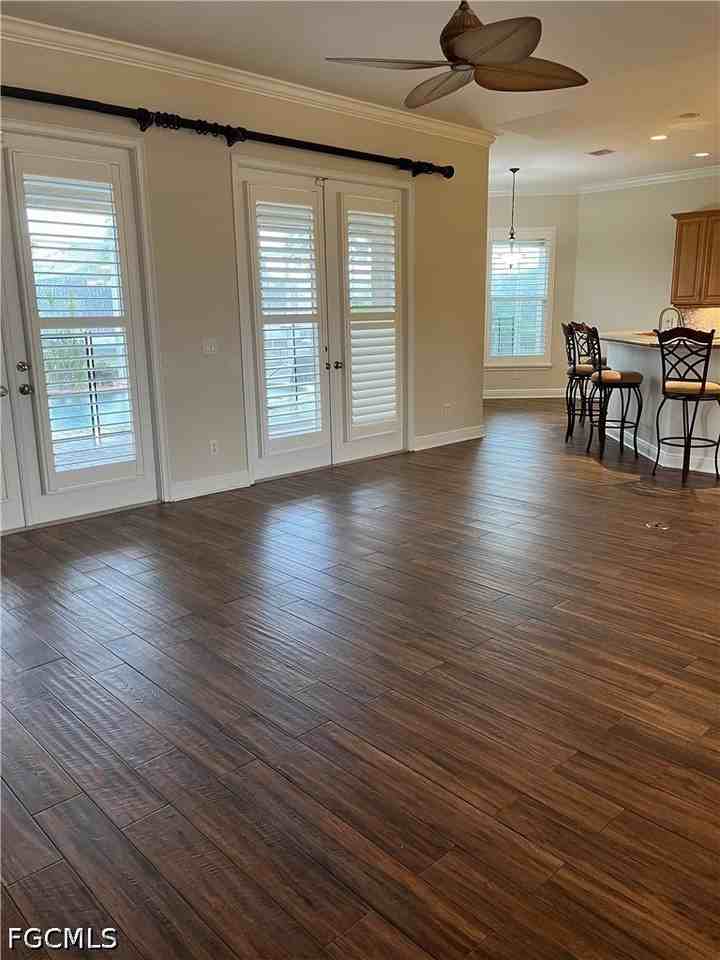 1519 Sw 40th Ter - Photo 4 of 24