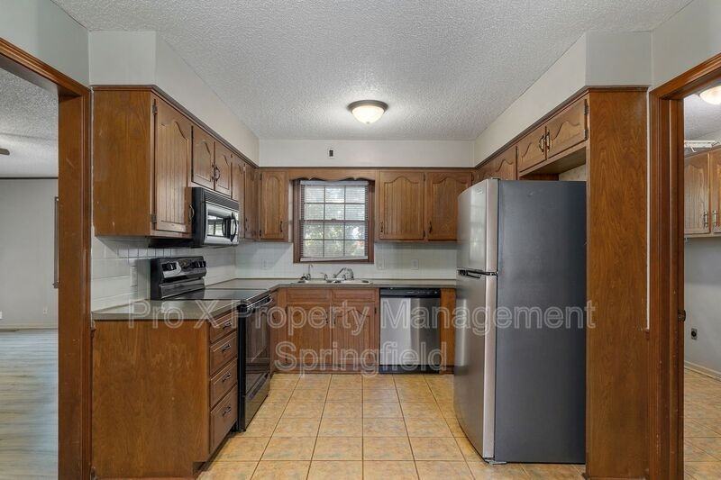 5519 S Dollison Ave - Photo 7 of 21