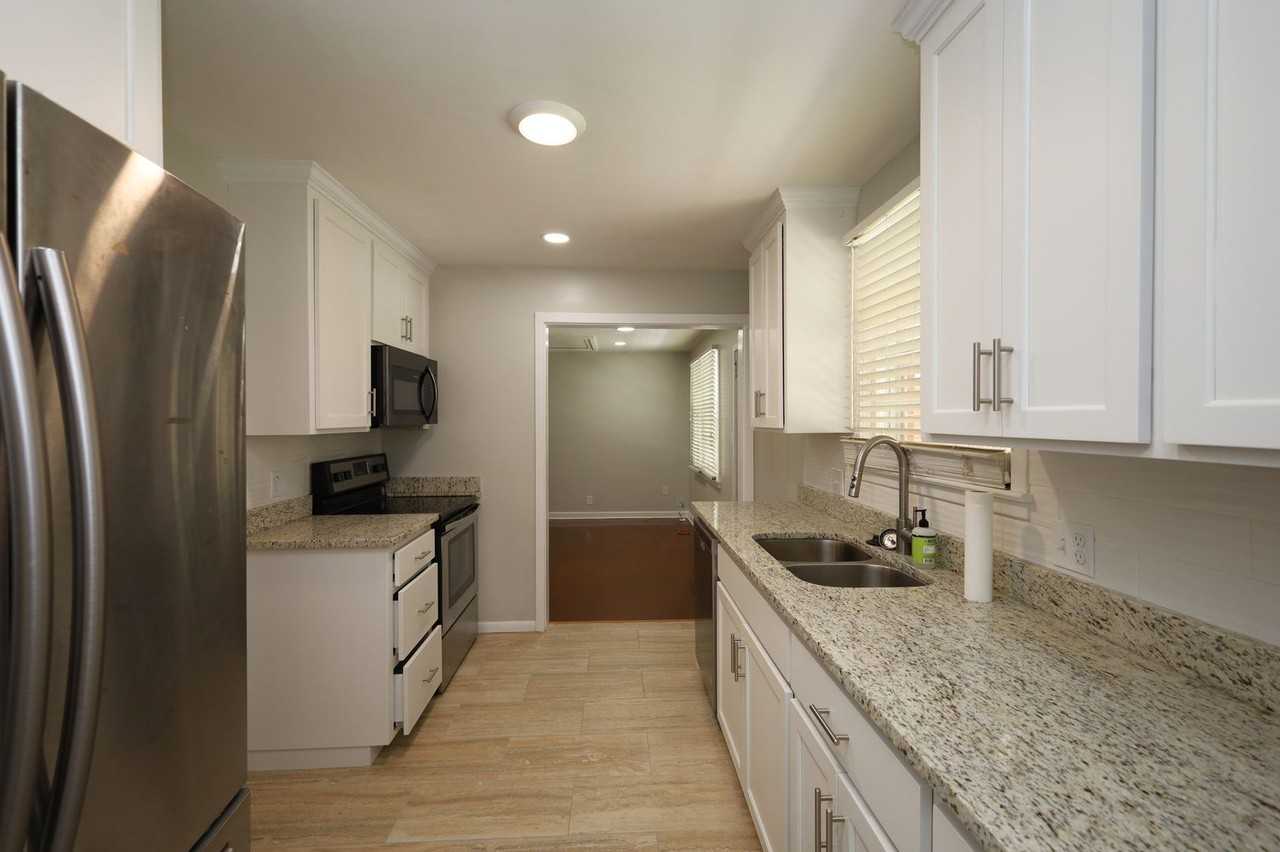 705 Georgia Ave - Photo 6 of 15