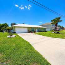 124 Se 27th St - Photo 1 of 1