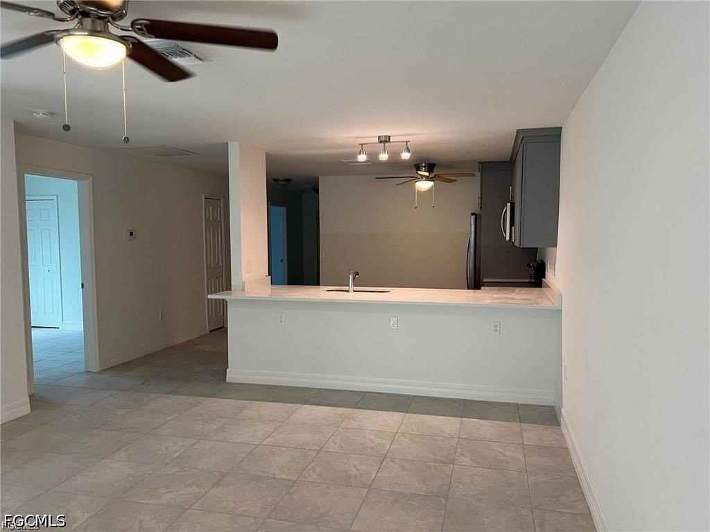 6064 Laurelwood Dr - Photo 6 of 10