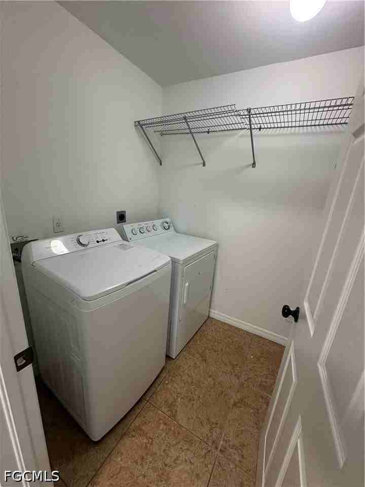 4025 10th Ave Ne - Photo 7 of 13