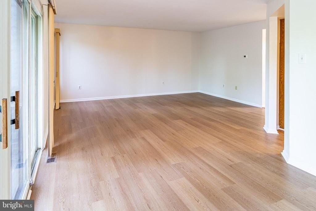 1901 Monroe Ln - Photo 4 of 30
