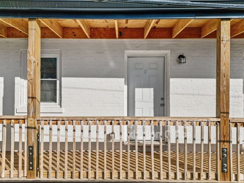 725 E College St - Photo 2 of 20