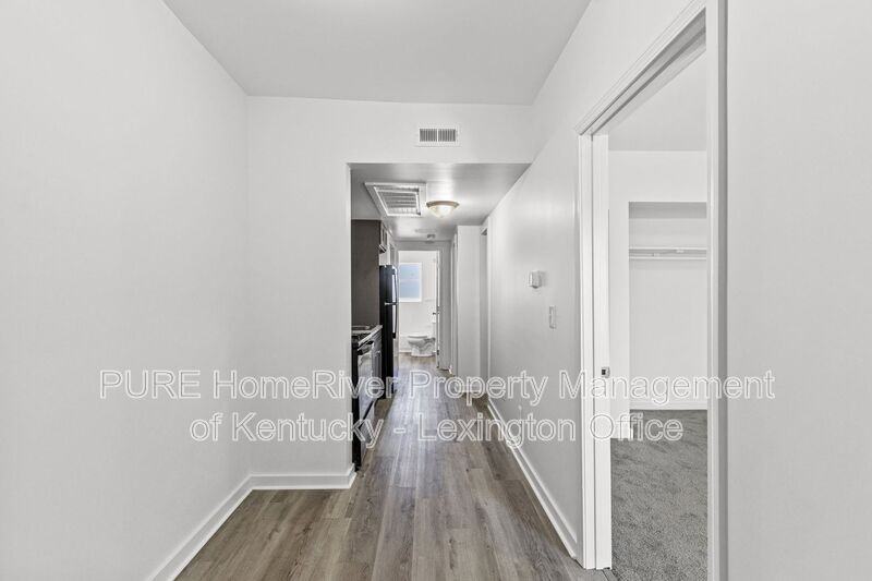 725 E College St - Photo 3 of 20