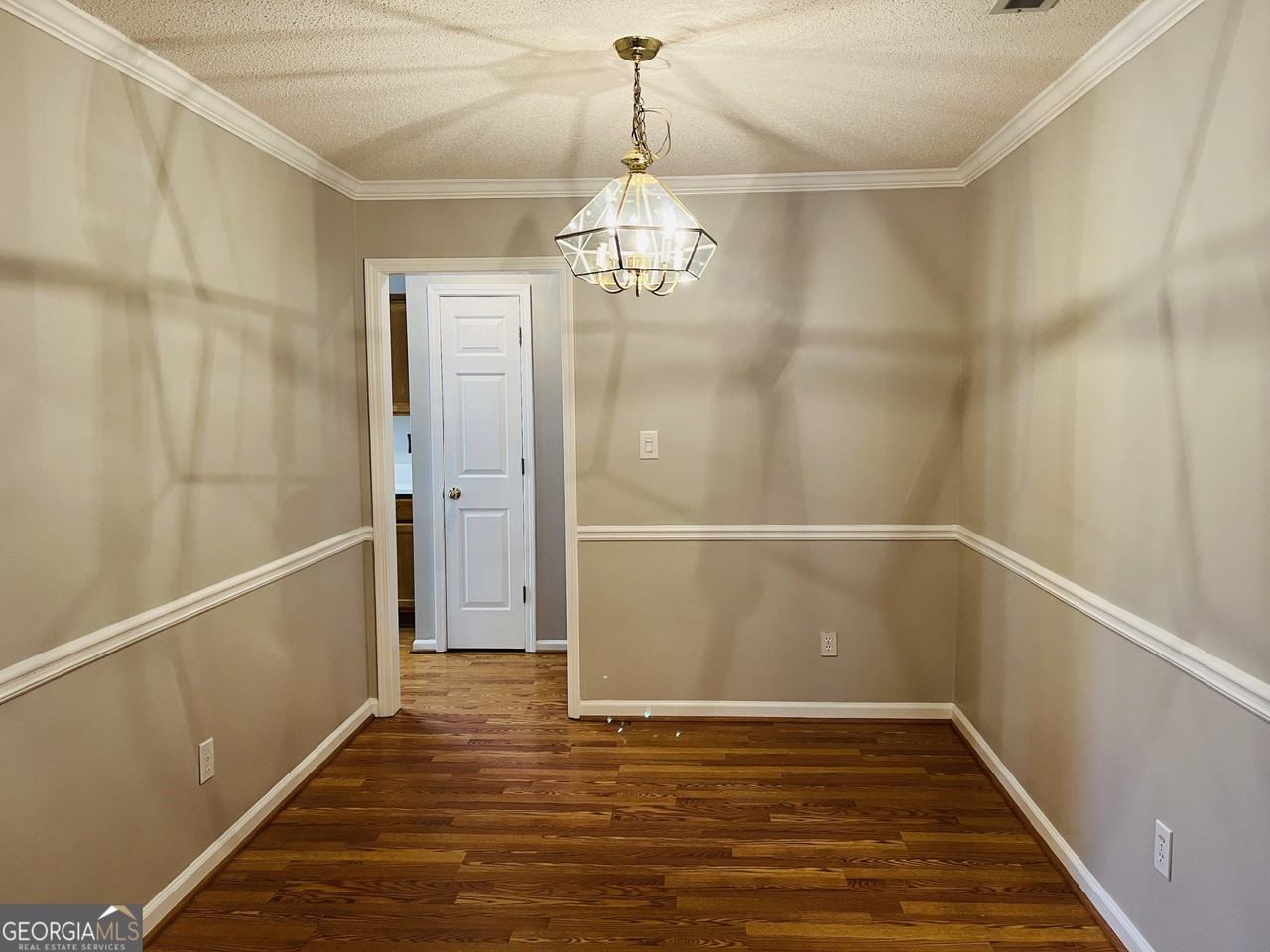 155 Woodstream Way - Photo 7 of 50