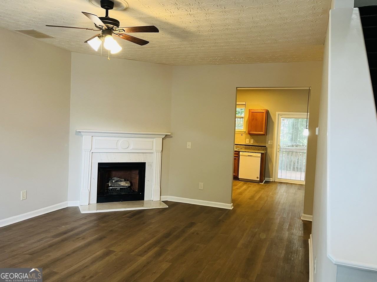 4014 Carisbrook Dr - Photo 4 of 39