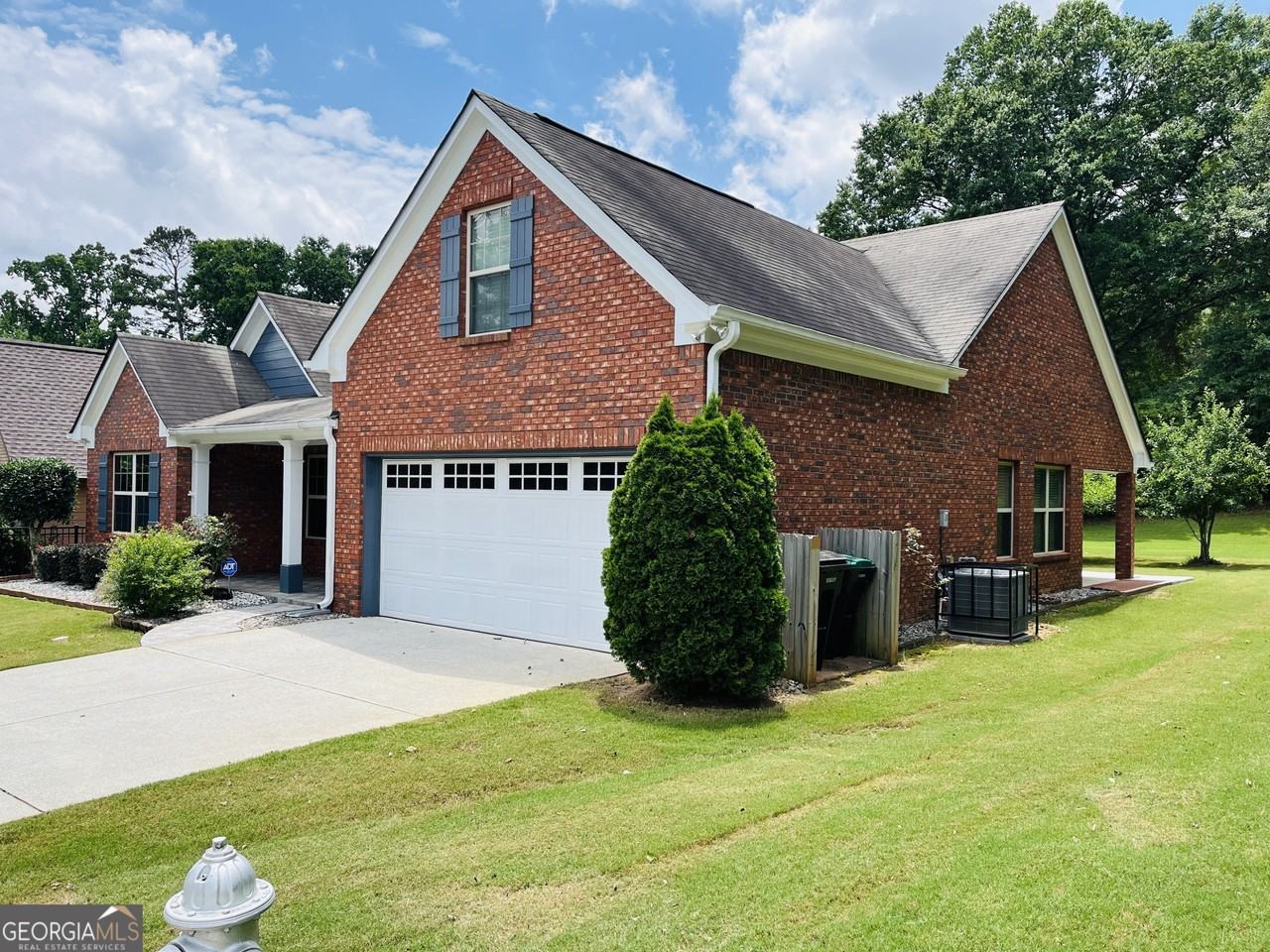 5750 Crest Hill Dr - Photo 2 of 37