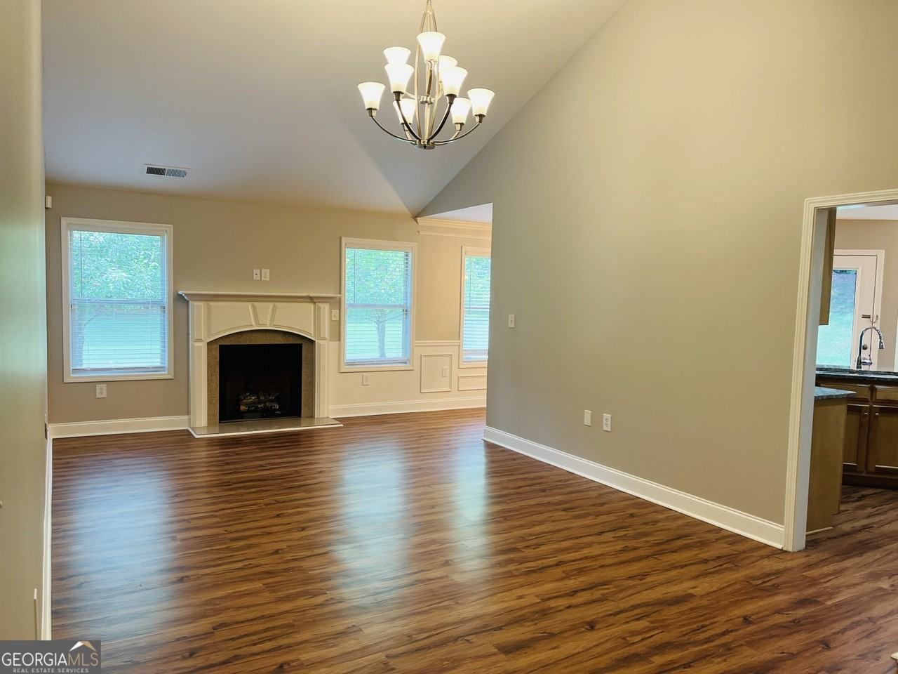 5750 Crest Hill Dr - Photo 5 of 37